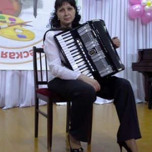 Серебреникова Оксана Николаевна председатель Профкома- концертмейстер отделения хореографии